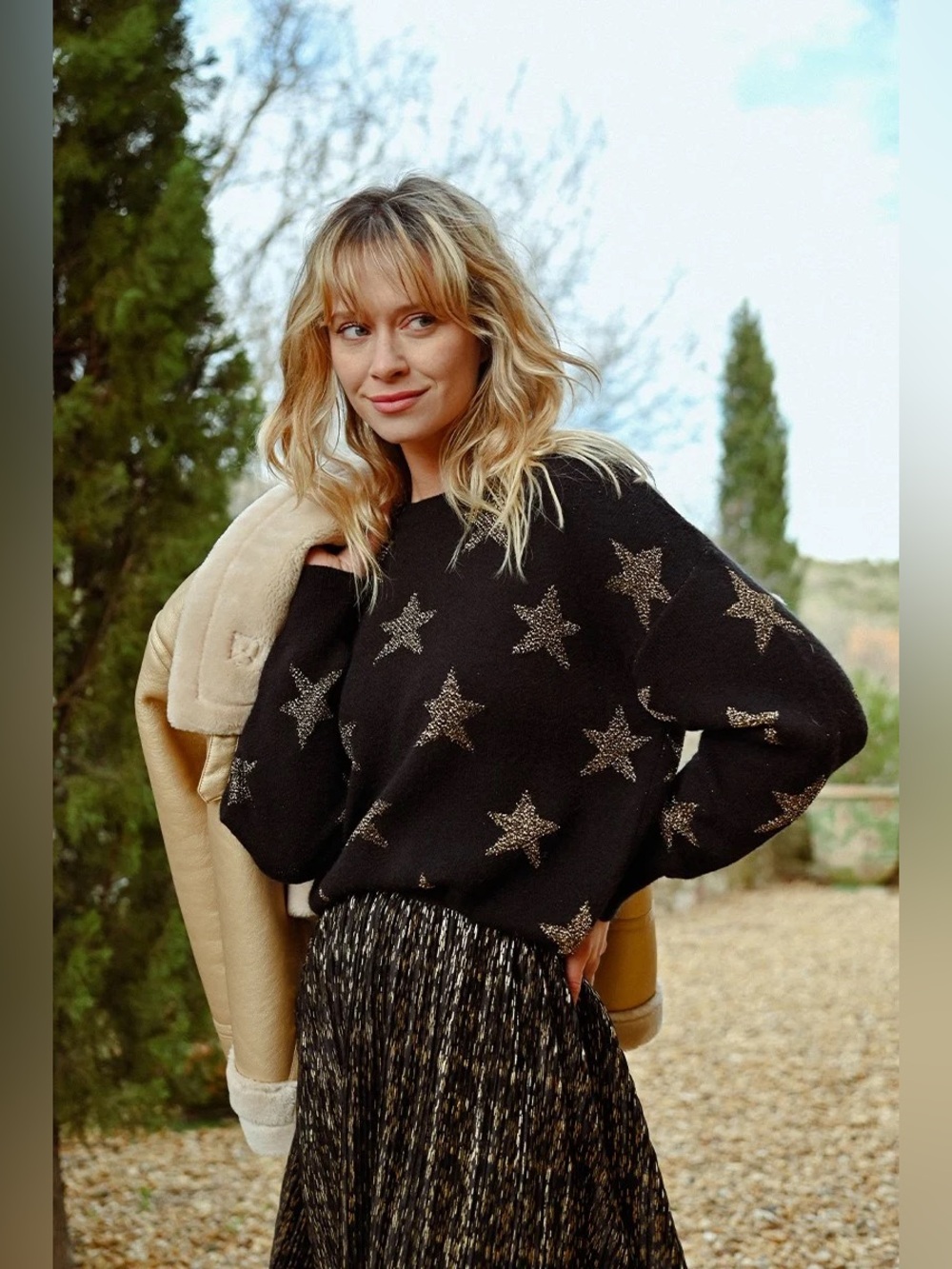 Molly Bracken Gold Star Crewneck Pullover Sweater Black Size Medium *E - Picture 3 of 11